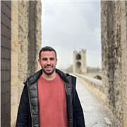 Profesional sanitario, que tiene un grado superior en Anatomía Patológica y la carrera de Fisioterapia.